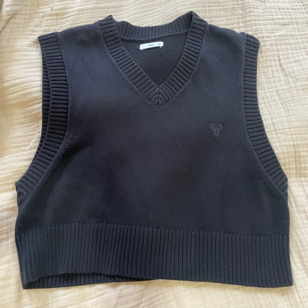 black aritzia / TNA sweater vest